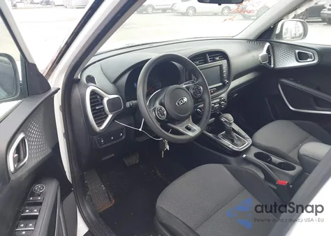 2020 Kia Soul Lx z USA, uszkodzony, nr VIN KNDJ23AU9L7704291